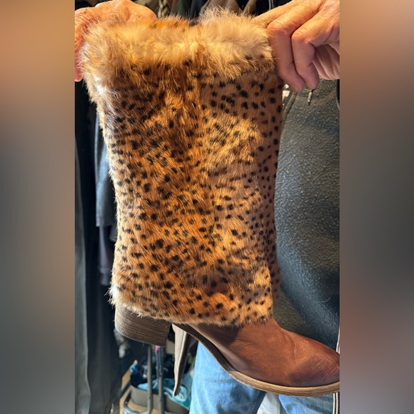 Donald J Pliner -Duscha Expresso/Beige Vachetta/Cheetah Shearling Boots - Picture 8 of 8